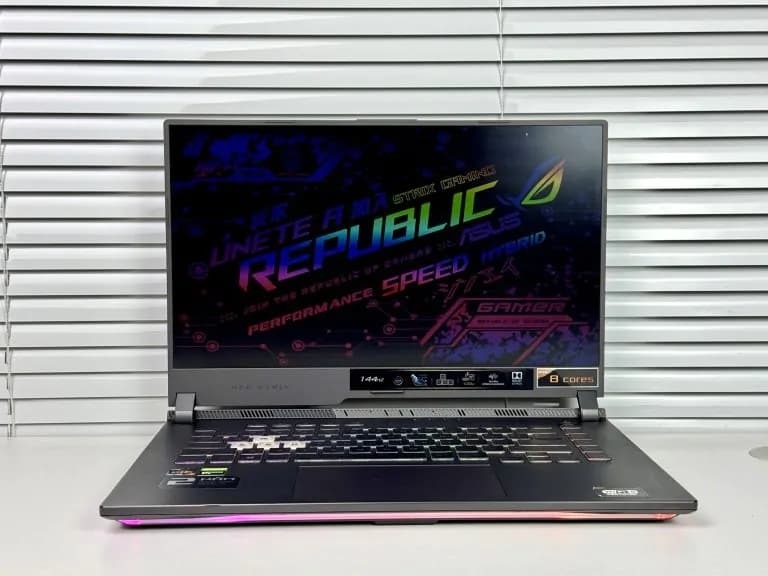 Latop Asus ROG Strix Gaming G513IH R7 4800H / Ram 8 GB / SSD 512GB / 15.6″FHD 144Hz / GTX 1650 4GB